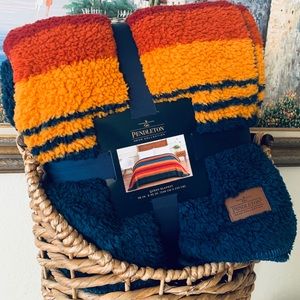 Pendleton Grand Cannon Sherpa Fleece Blanket